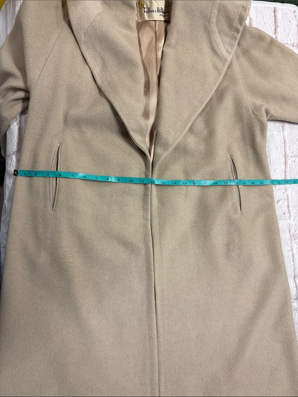 Vintage 1940s-1960’s Open Front Draped Coat in Beige fuller and Hillman - Picture 14 of 16